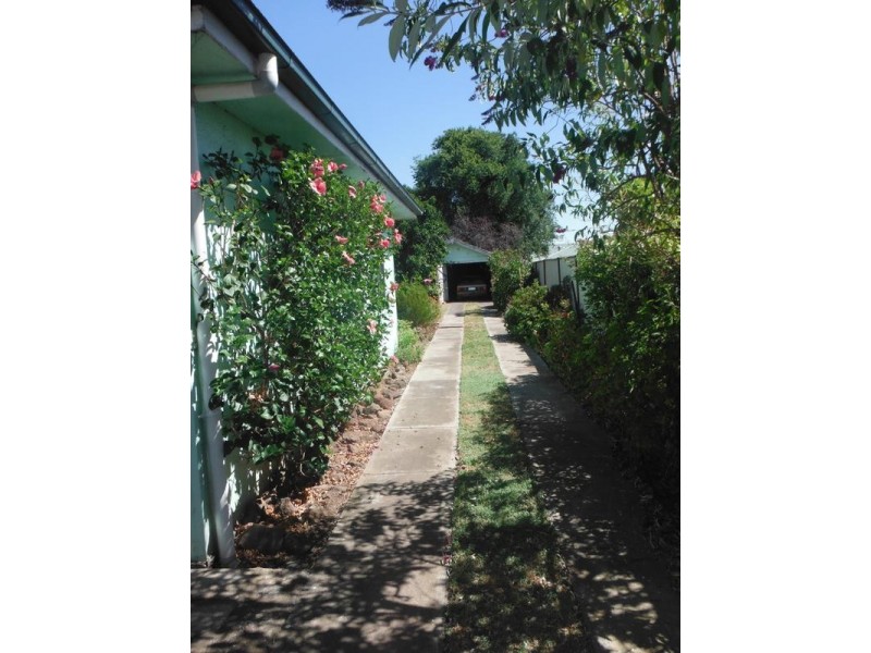 18 Holyrood Street, Maryborough VIC 3465