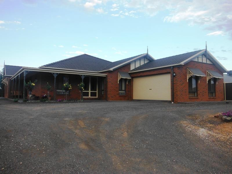 4 Chapel Street, Carisbrook VIC 3464