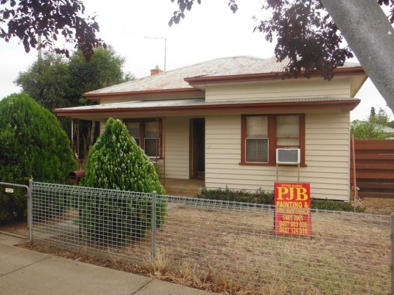 11 Sutton Road, Maryborough VIC 3465