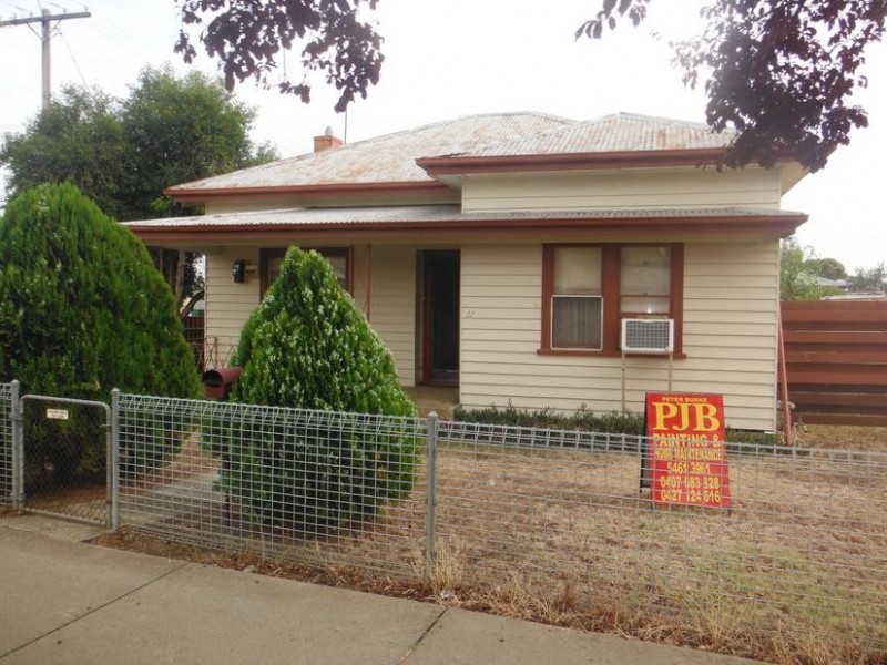 11 Sutton Road, Maryborough VIC 3465