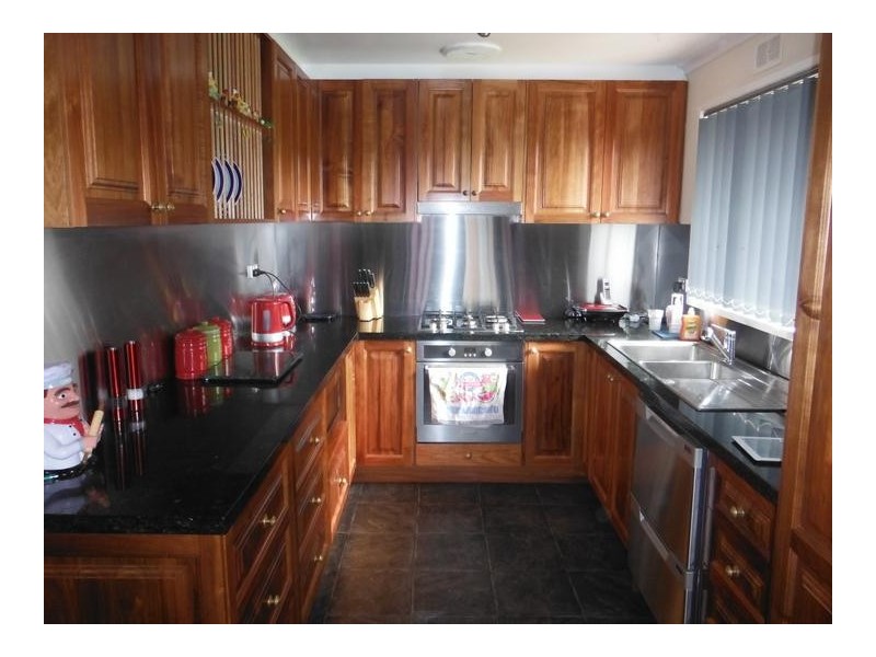 6 Annesly Street, Carisbrook VIC 3464