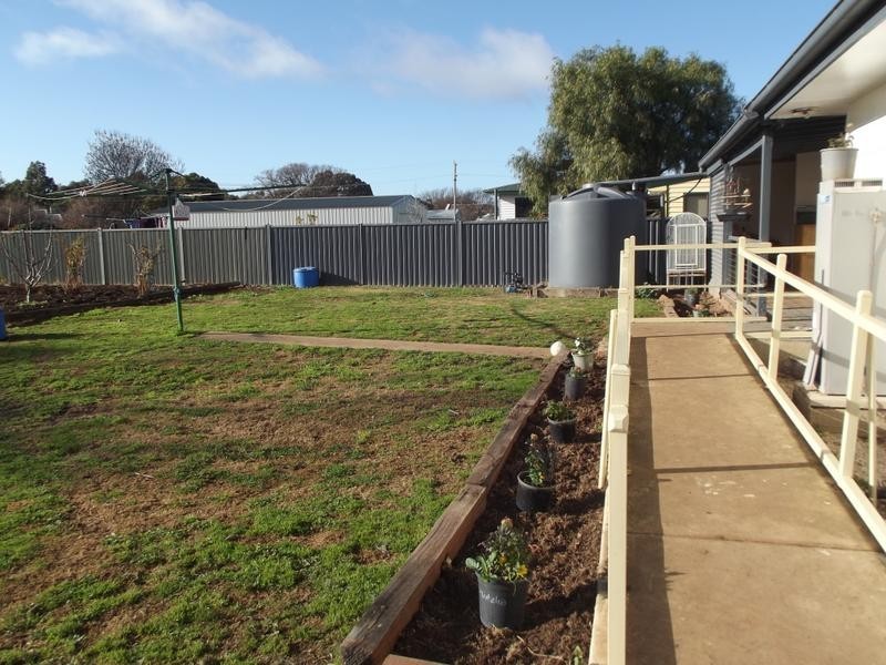 6 Annesly Street, Carisbrook VIC 3464