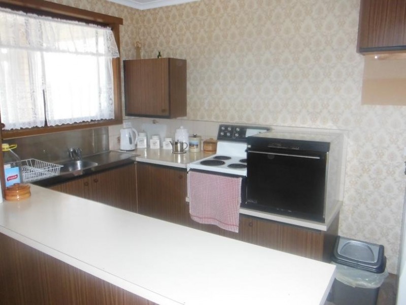 8 Dundas Road, Maryborough VIC 3465