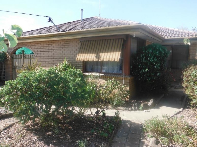 8 Dundas Road, Maryborough VIC 3465