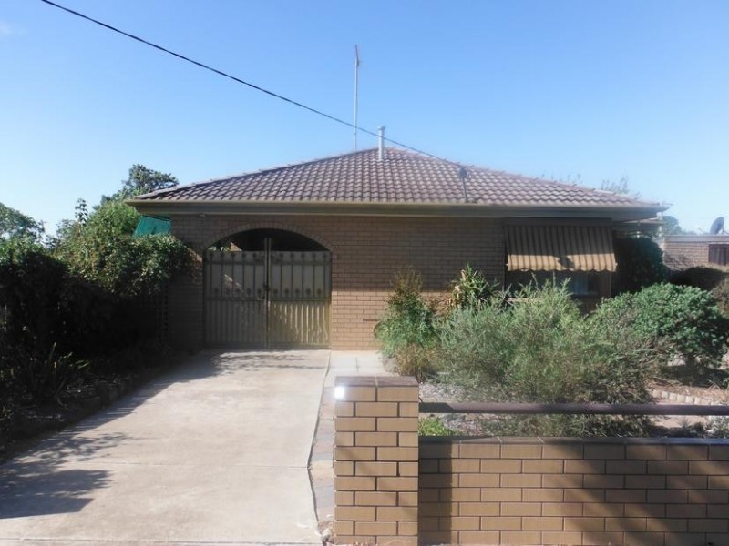 8 Dundas Road, Maryborough VIC 3465