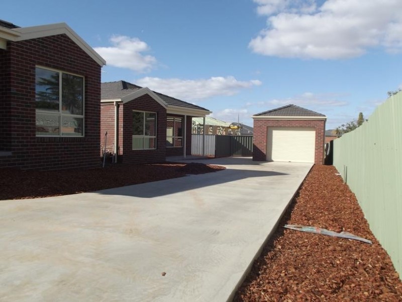 1 & 2/6 Pekin Road, Maryborough VIC 3465