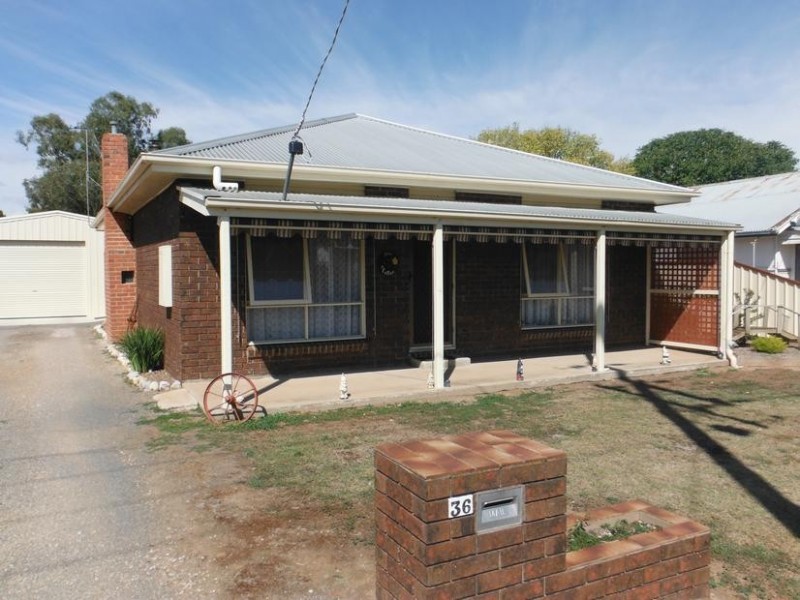 36 Powlett Street CARISBROOK, Maryborough VIC 3465