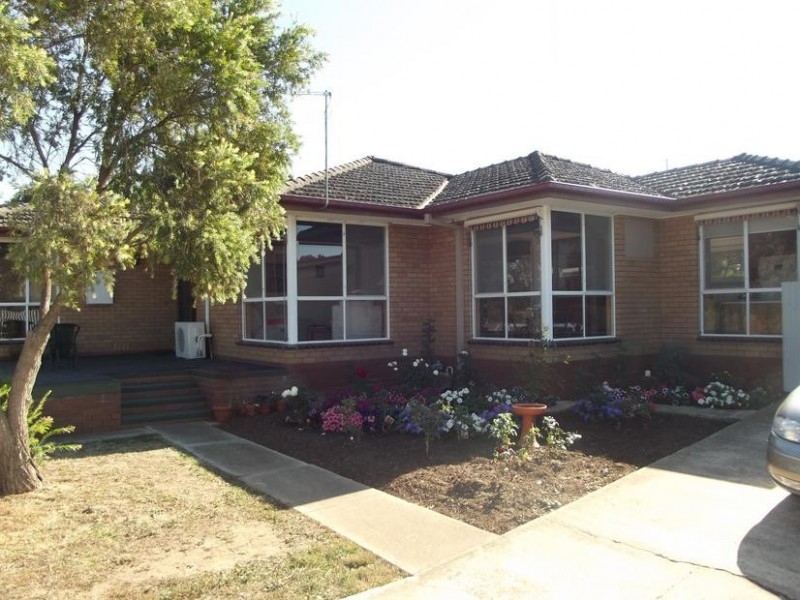 14 McCallum Street, Carisbrook VIC 3464