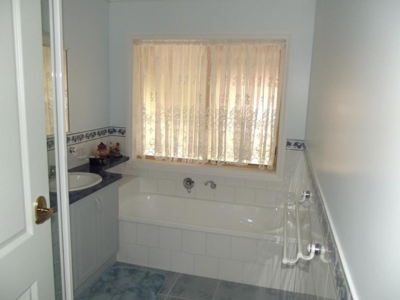 8 Hubble Street, Maryborough VIC 3465