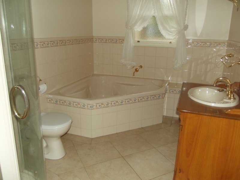 7 Lowenstein Street, Maryborough VIC 3465