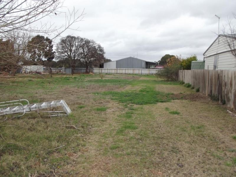 16 Annesly Street North, Carisbrook VIC 3464