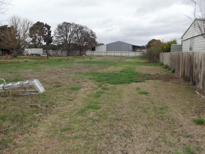 16 Annesly Street North, Carisbrook VIC 3464