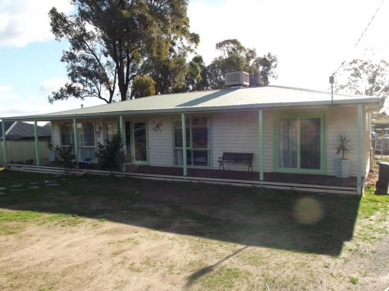 15 Carrick Street, Maryborough VIC 3465