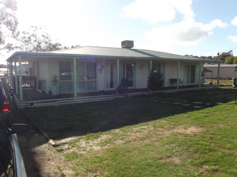 15 Carrick Street, Maryborough VIC 3465