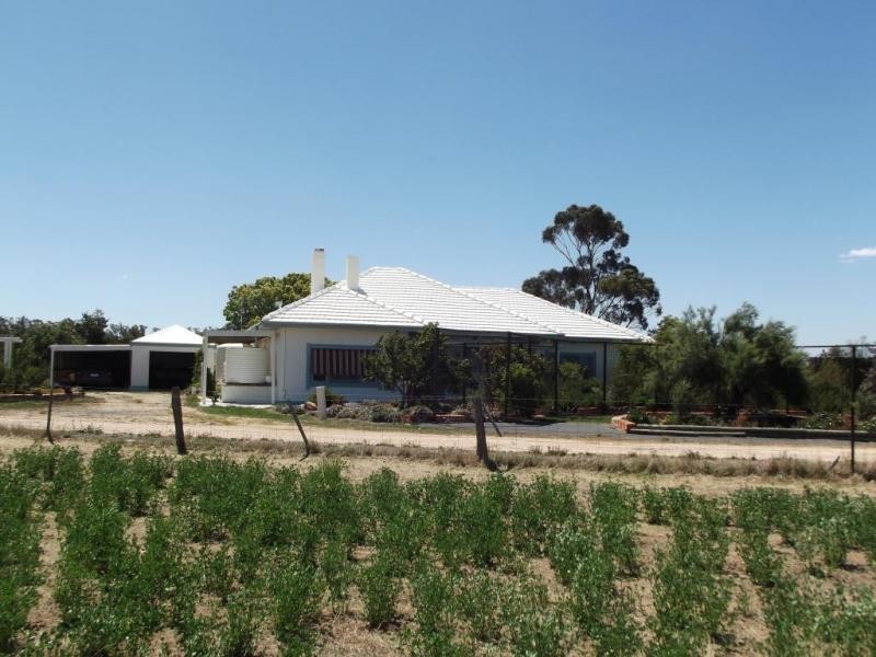 981 Bet Bet Creek Road, Bet Bet VIC 3472