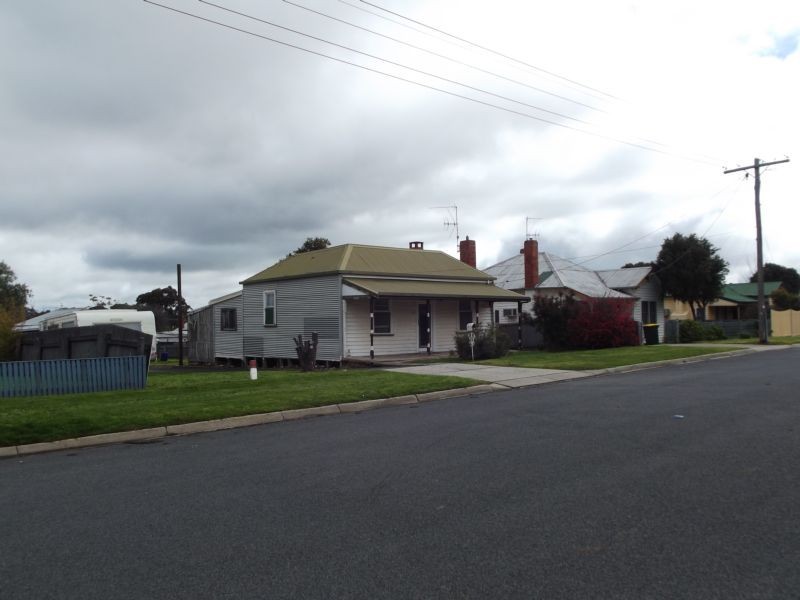 13 Outtrim Street, Maryborough VIC 3465