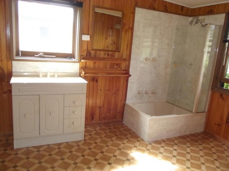 55 Collings Road, AMHERST, Maryborough VIC 3465