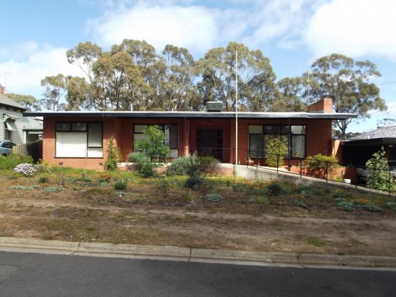 100 Majorca Road, Maryborough VIC 3465