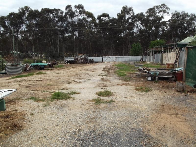 16 Market Street at rear facing Alice Street, Dunolly VIC 3472