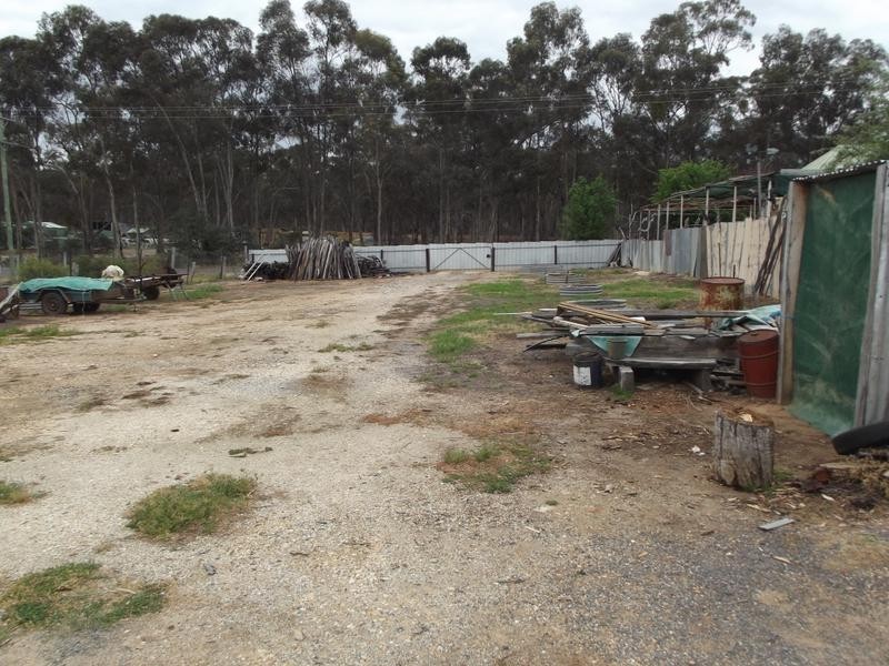 16 Market Street at rear facing Alice Street, Dunolly VIC 3472