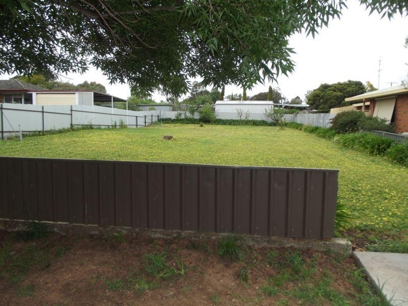 12 McCallum Street, Carisbrook VIC 3464