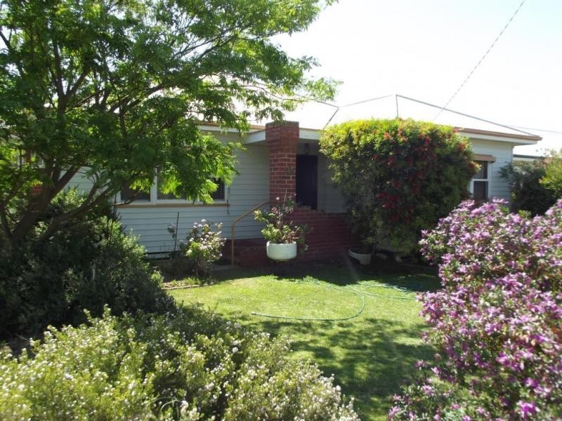 83 Park Road, Maryborough VIC 3465