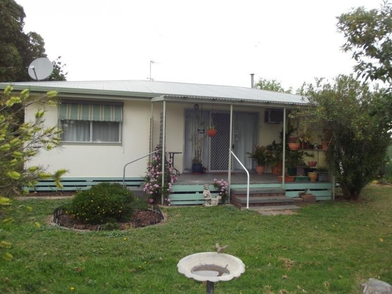 24 Victoria Street, CARISBROOK, Maryborough VIC 3465