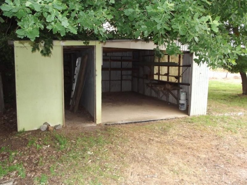 24 Victoria Street, CARISBROOK, Maryborough VIC 3465