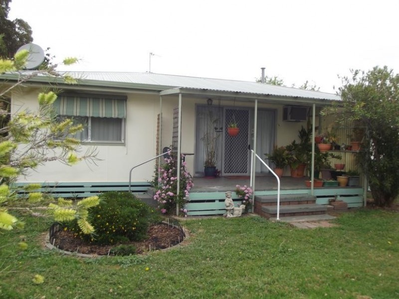 24 Victoria Street, CARISBROOK, Maryborough VIC 3465