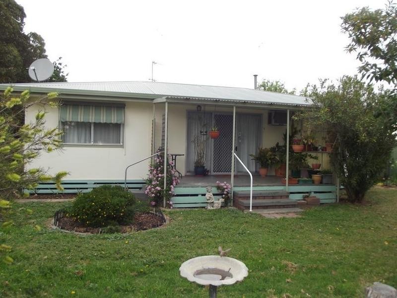 24 Victoria Street, Carisbrook VIC 3464