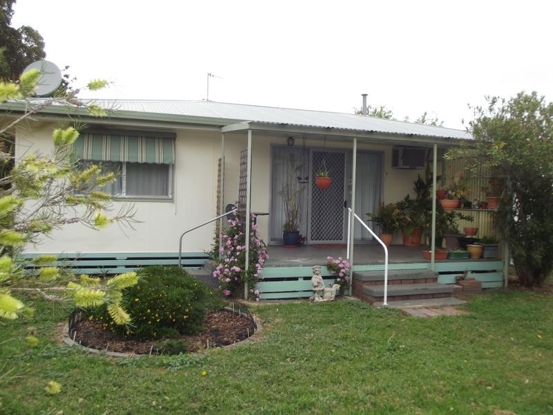 24 Victoria Street, Carisbrook VIC 3464