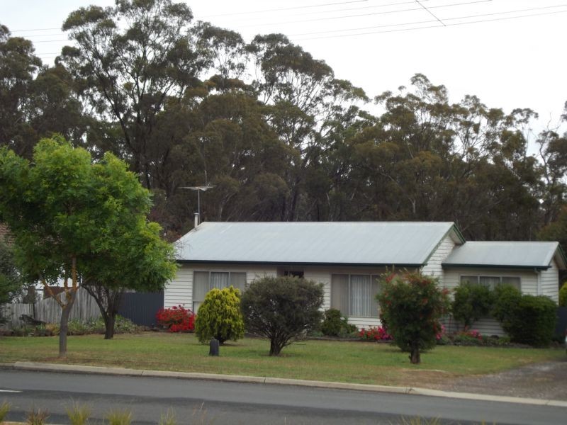 82 Derby Road, Maryborough VIC 3465