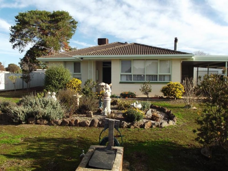 55 Bucknall Street, CARISBROOK, Maryborough VIC 3465