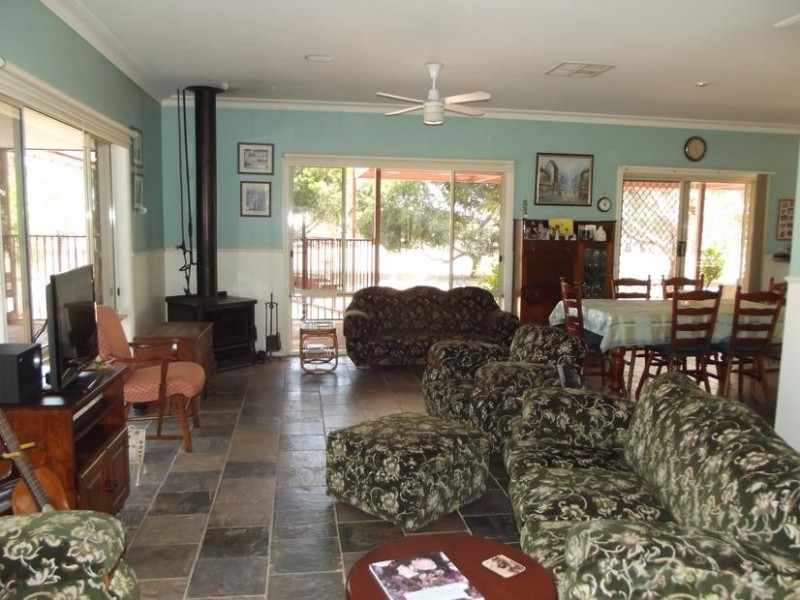 40 Hall Road ALMA, Maryborough VIC 3465