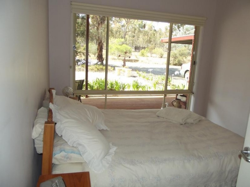 40 Hall Road ALMA, Maryborough VIC 3465