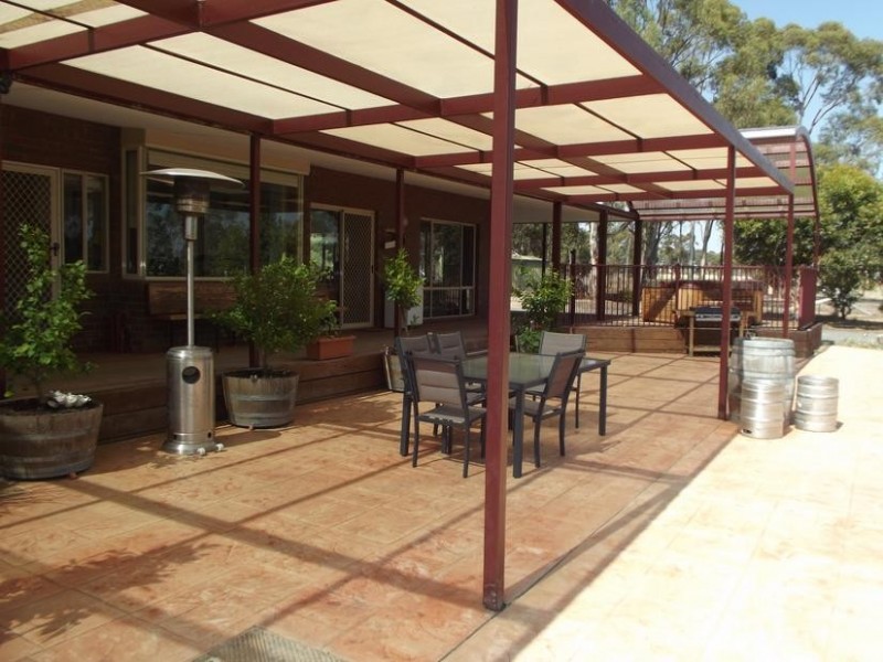 40 Hall Road ALMA, Maryborough VIC 3465