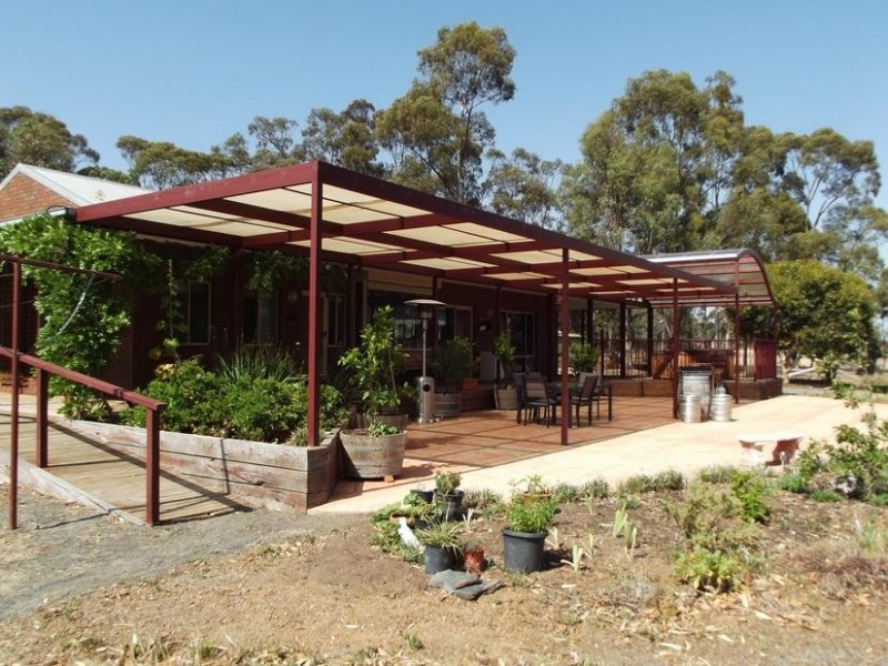 40 Hall Road ALMA, Maryborough VIC 3465