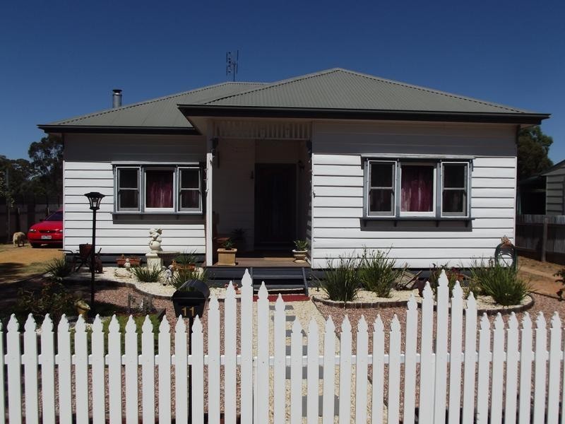 11 Thomas Street, Dunolly VIC 3472