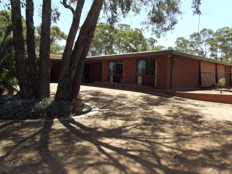 4200 Pyrenees Hwy FLAGSTAFF, Maryborough VIC 3465