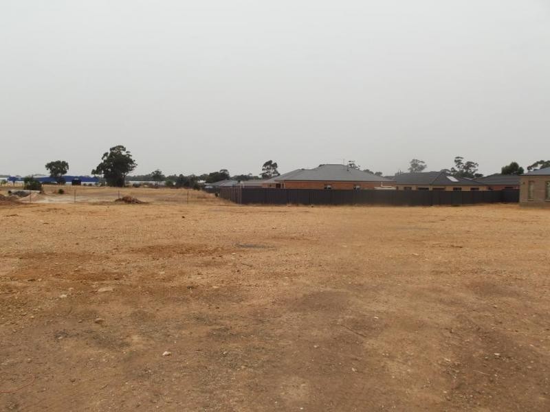 24 Whirakee Drive, Maryborough VIC 3465