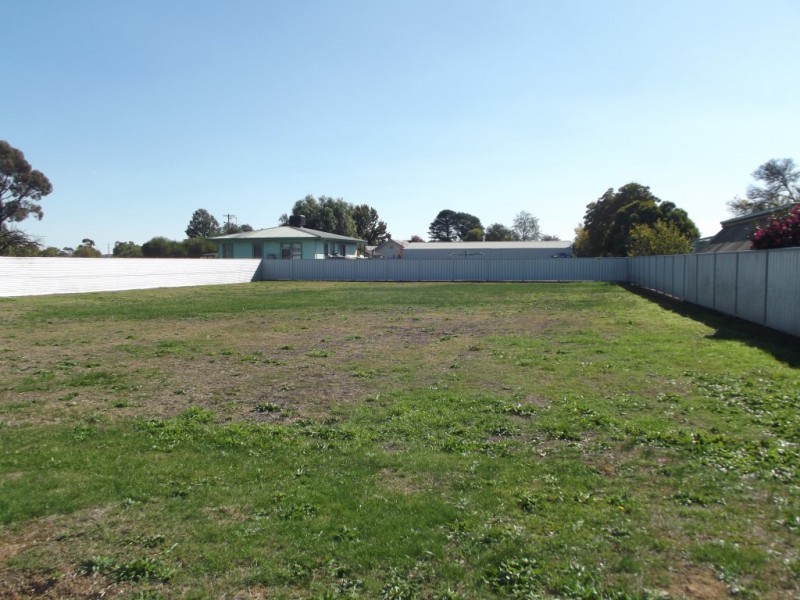 23 McNeil Street, Carisbrook VIC 3464