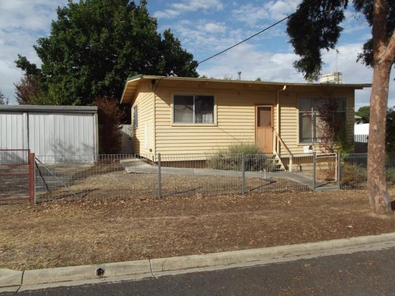 16 Taylor Street, Maryborough VIC 3465