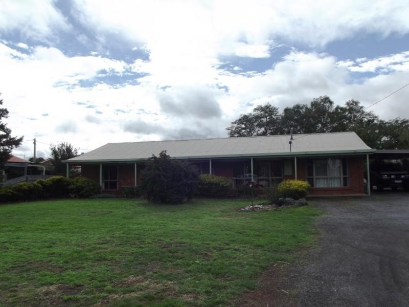 16 Birch Street, Carisbrook VIC 3464