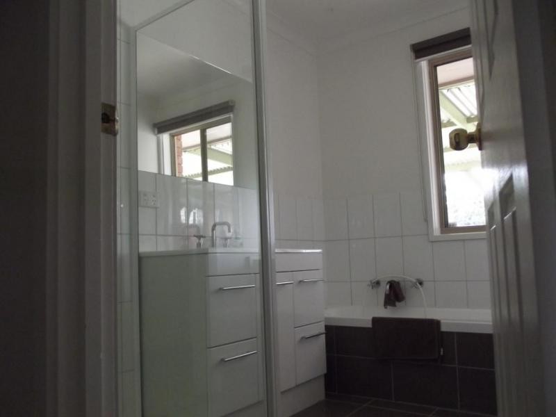 16 Birch Street, Carisbrook VIC 3464