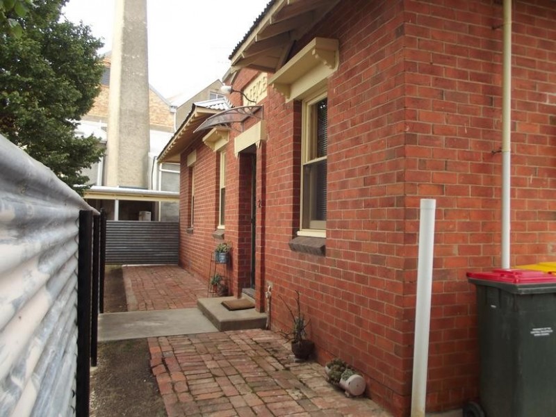 2 38 Albert Street, Maryborough VIC 3465