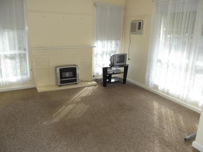 24 Davy Street, Avoca VIC 3467