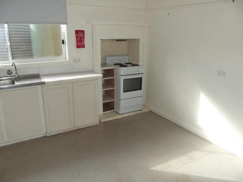 24 Davy Street, Avoca VIC 3467