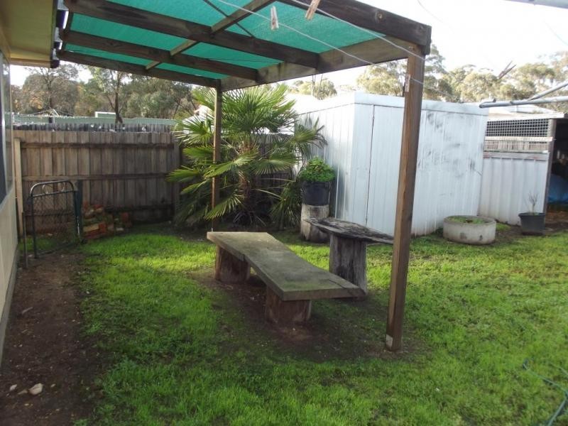 24 Davy Street, Avoca VIC 3467