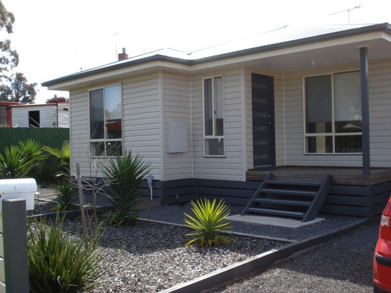 11 Gillies Street, Maryborough VIC 3465