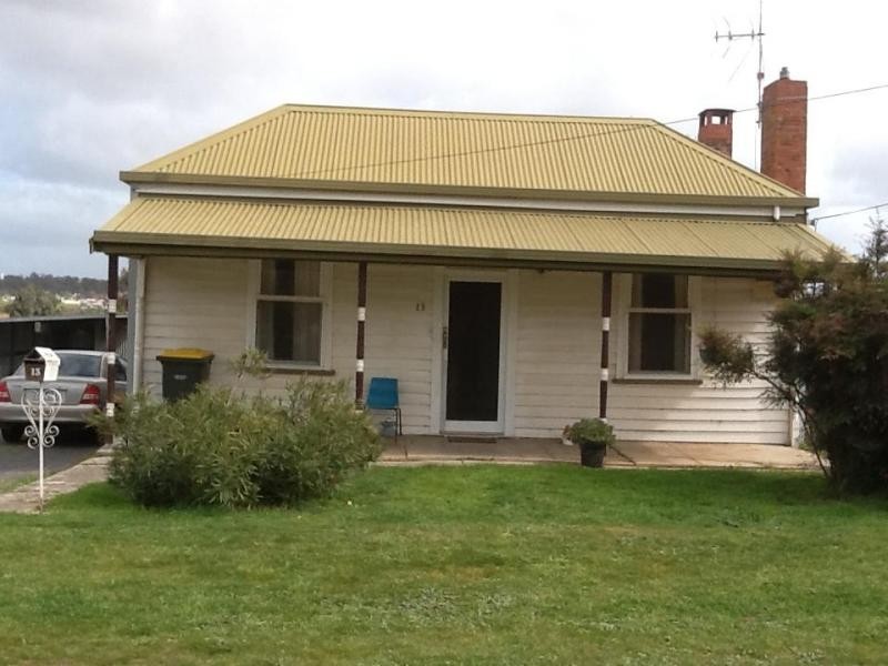 13 Outtrim Street, Maryborough VIC 3465